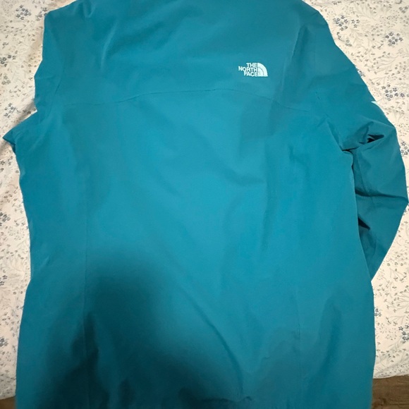 North face winter jacket - Picture 5 of 8
